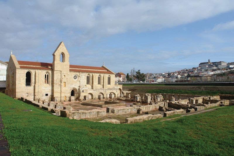 Lugar Mosteiro de Santa Clara a Velha