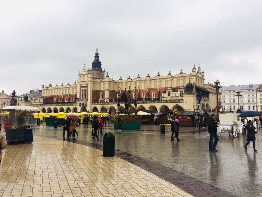 Lugar Main Square