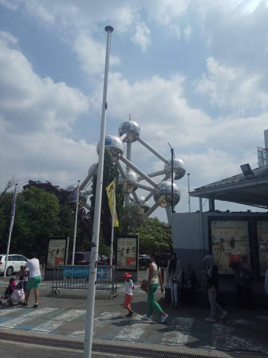 Place Atomium