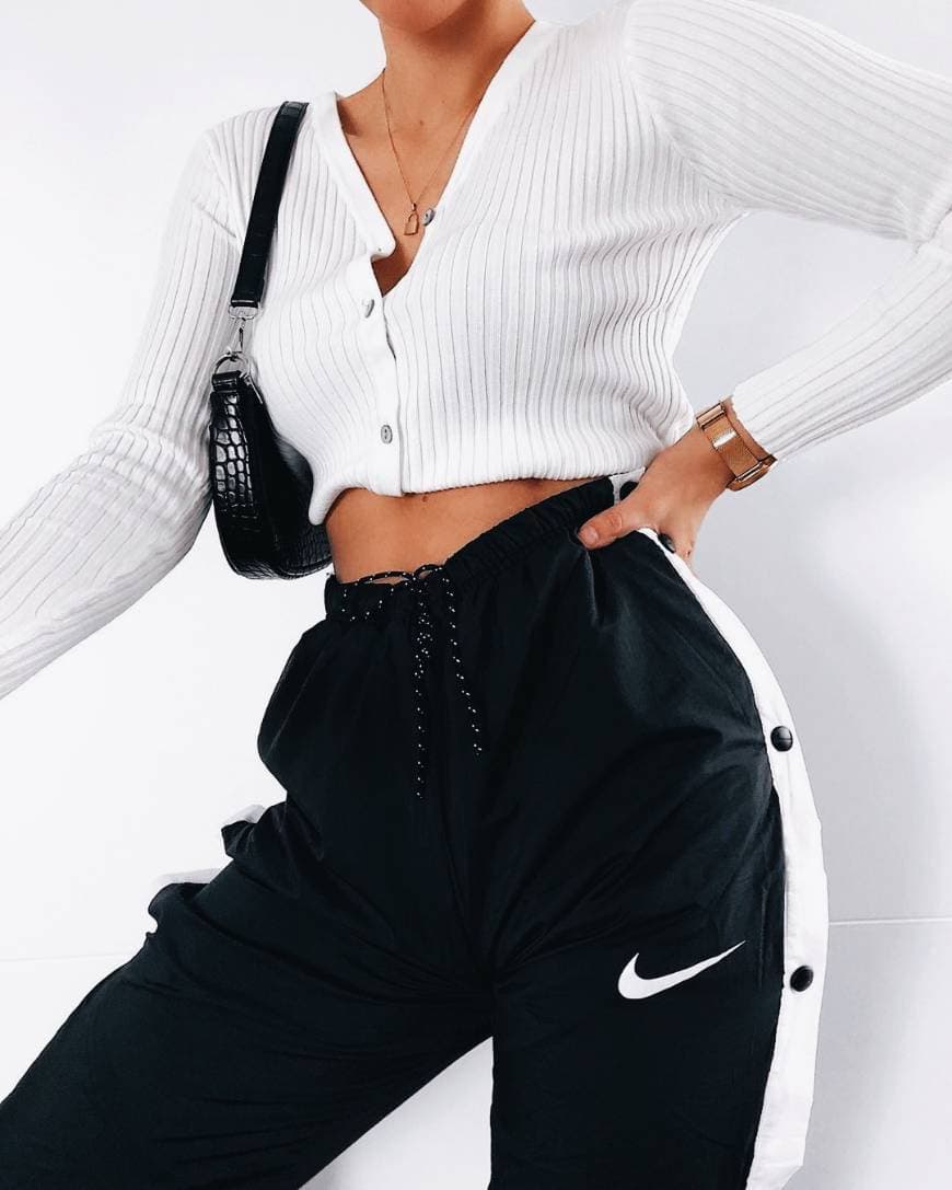 Fashion Black and White (Nike)