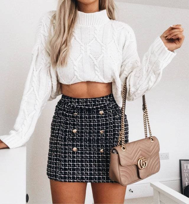 Moda Black skirt with some white scratchs