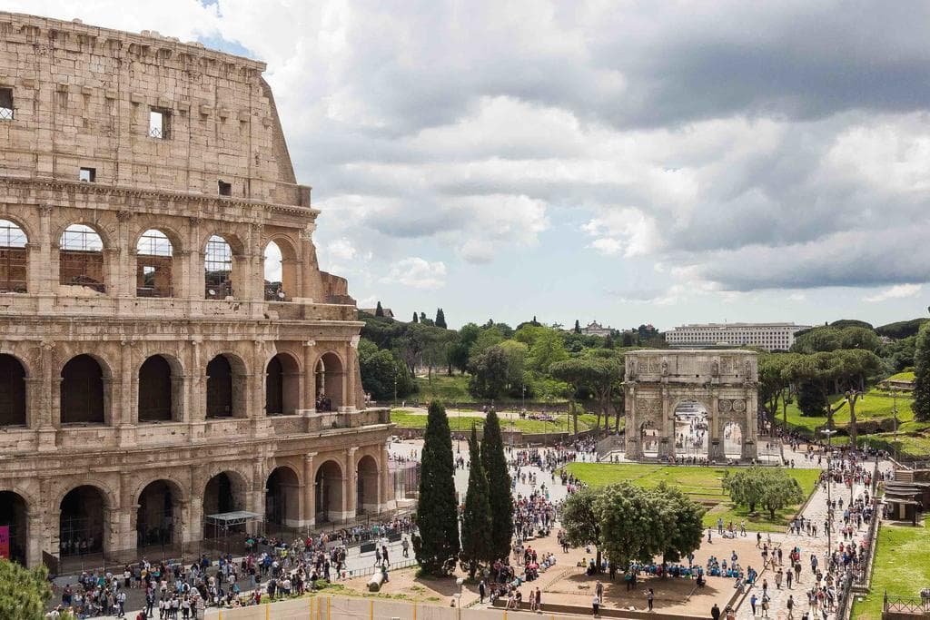 Lugar Coliseo de Roma