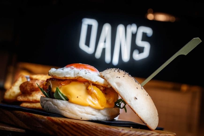 Restaurantes Dan's Finger Food and Drinks