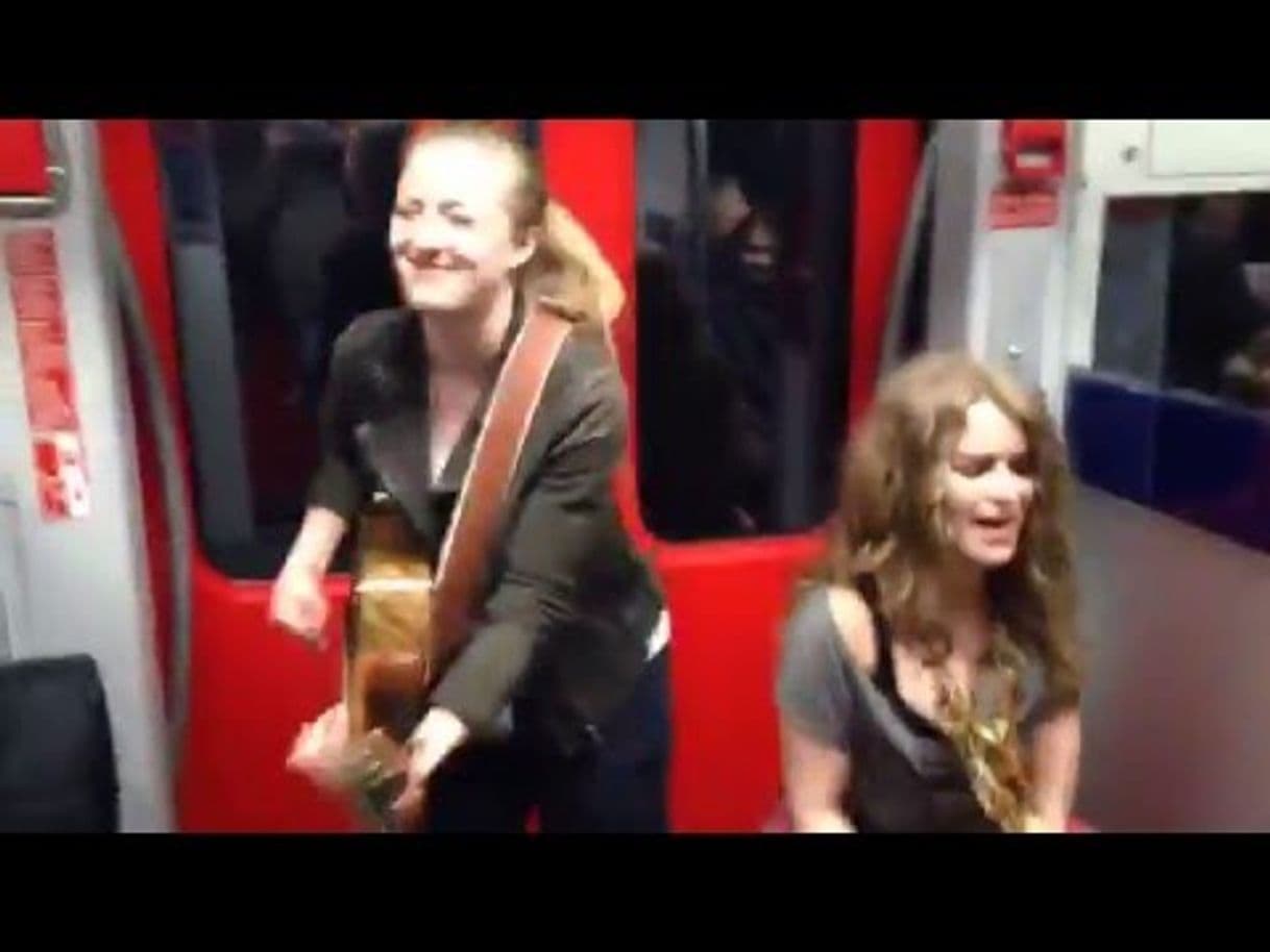 Fashion Subway jam session - wait for the passenger freestyle! 