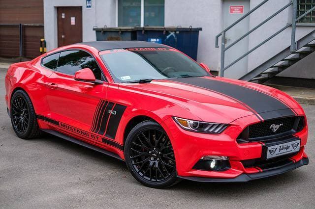 Moda Mustang GT