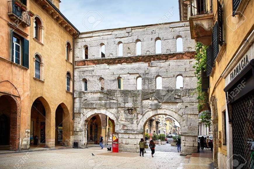 Place Porta Borsari