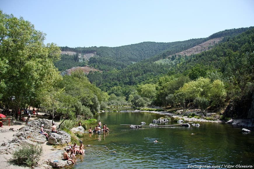 Place Praia Fluvial do Areínho