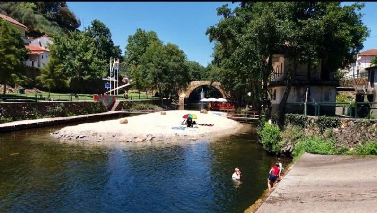 Lugar Praia Fluvial da Peneda