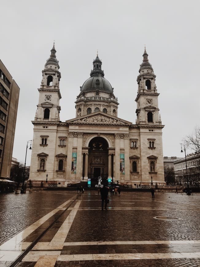 Place Basílica de San Esteban