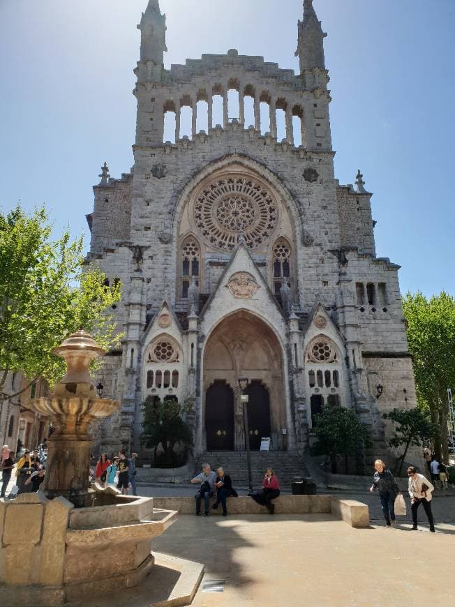 Place Església de Sant Bartomeu