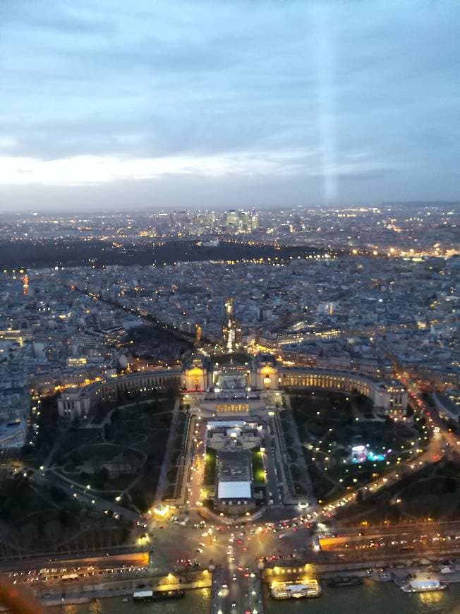 Place Torre Eiffel