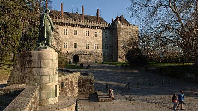 Place Paço dos Duques de Bragança