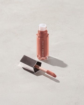 Producto Fenty Beauty Gloss Bomb