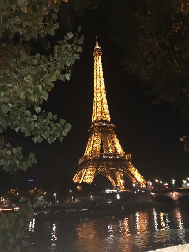 Place Torre Eiffel