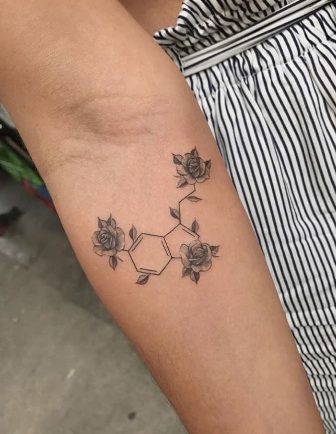 Fashion Serotonina tattoo