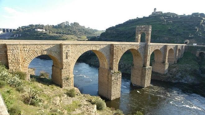 Place Puente de Alcántara