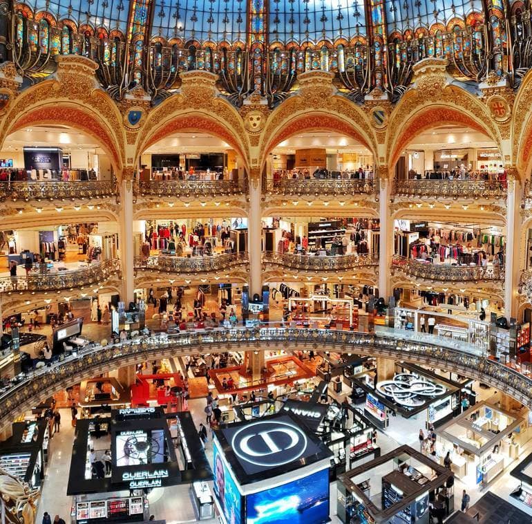 Lugar Galeries Lafayette - Shopping Welcome Center