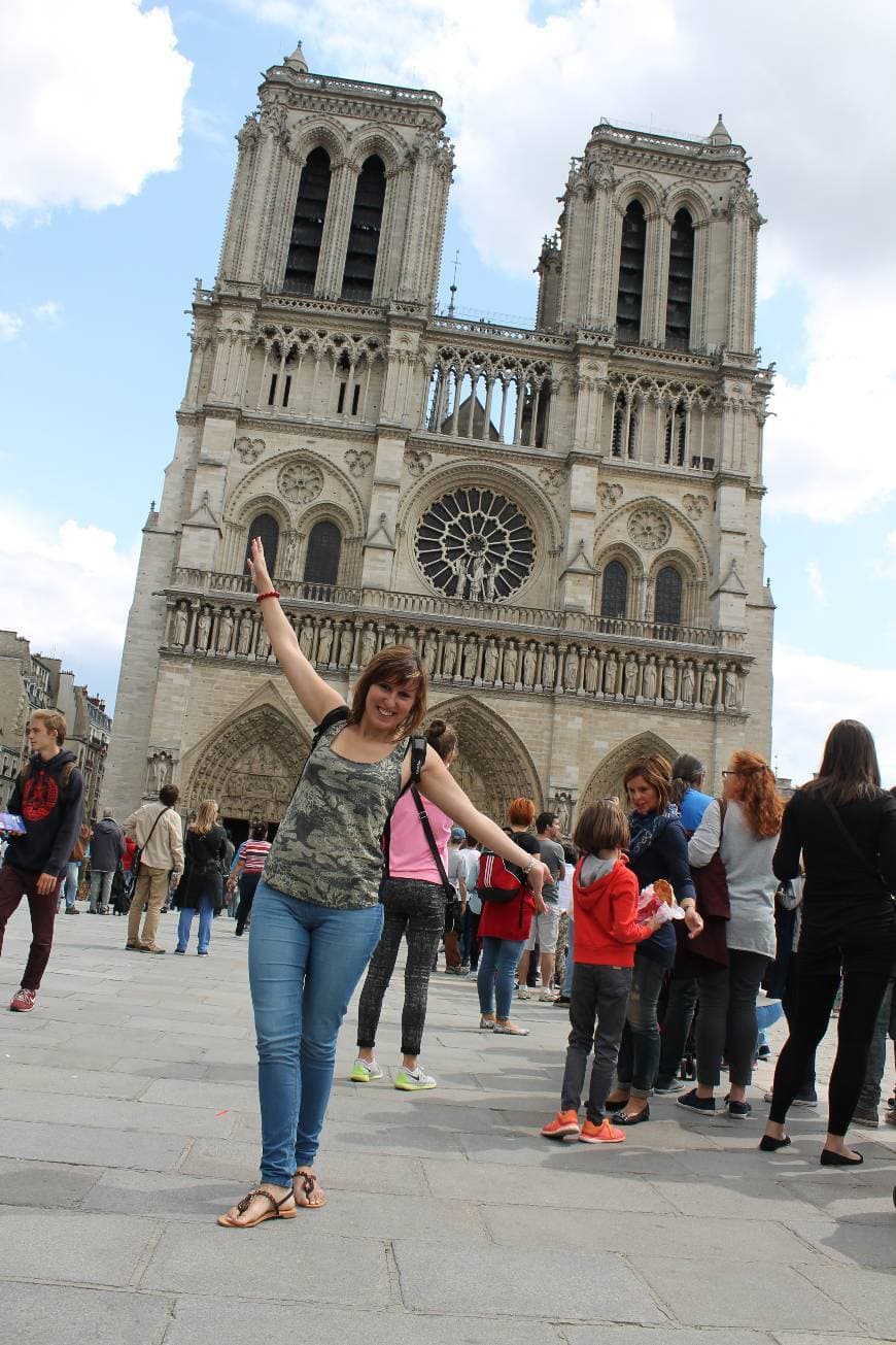 Place Notre Dame