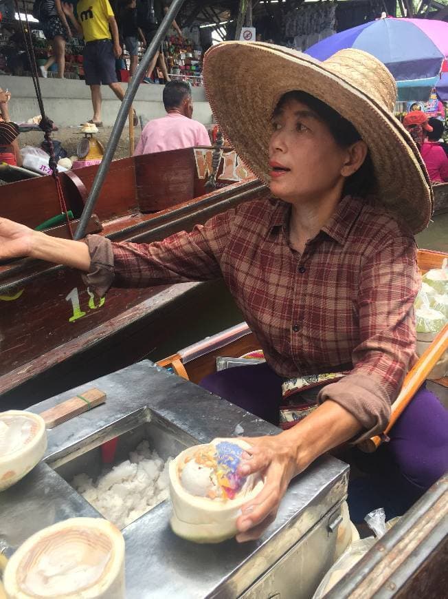 Place Damnoen Saduak Floating Market