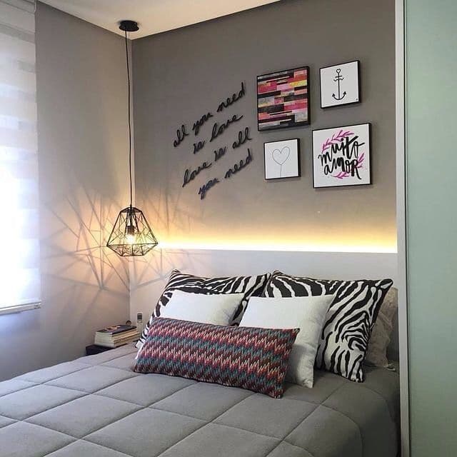 Producto Luminária suspensa e fita de LED como destaque da decoração 