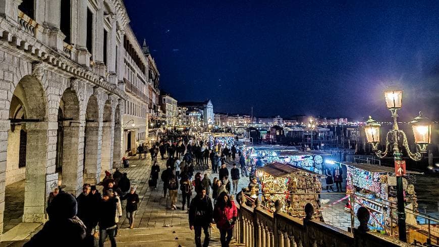 Place Ponte della Paglia