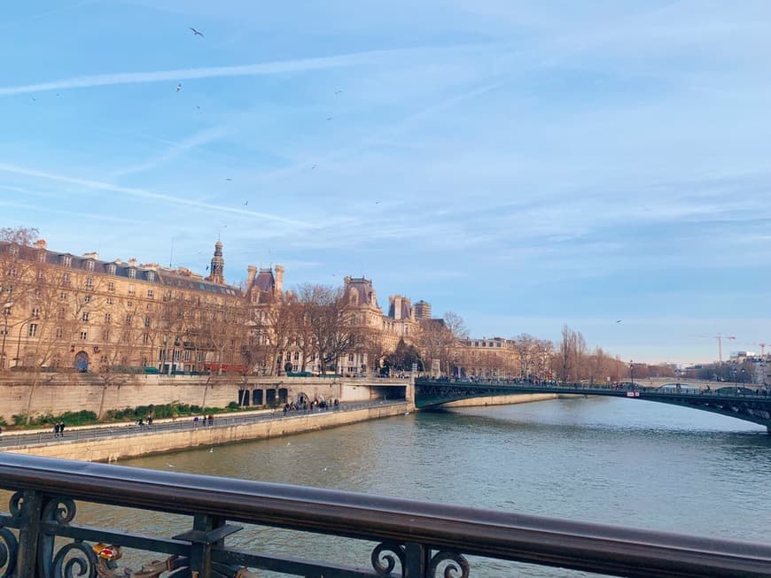 Place Puente de las Artes