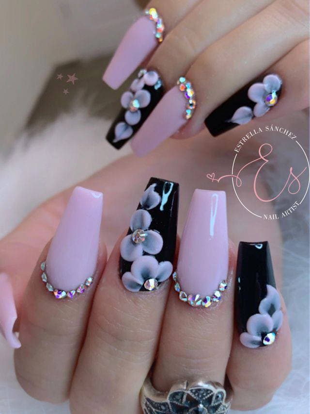 Moda Nails