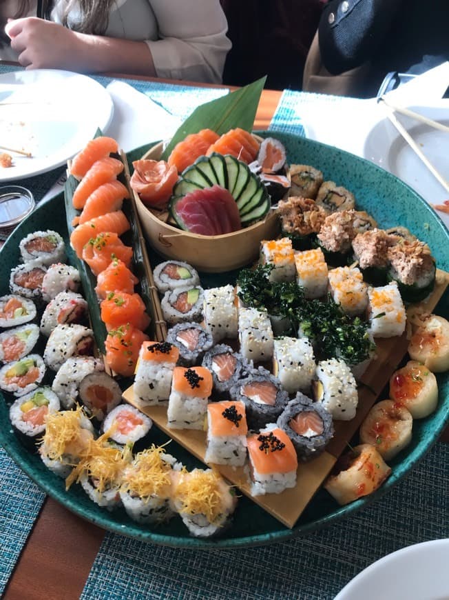 Restaurantes Yokozo Sushi Lounge