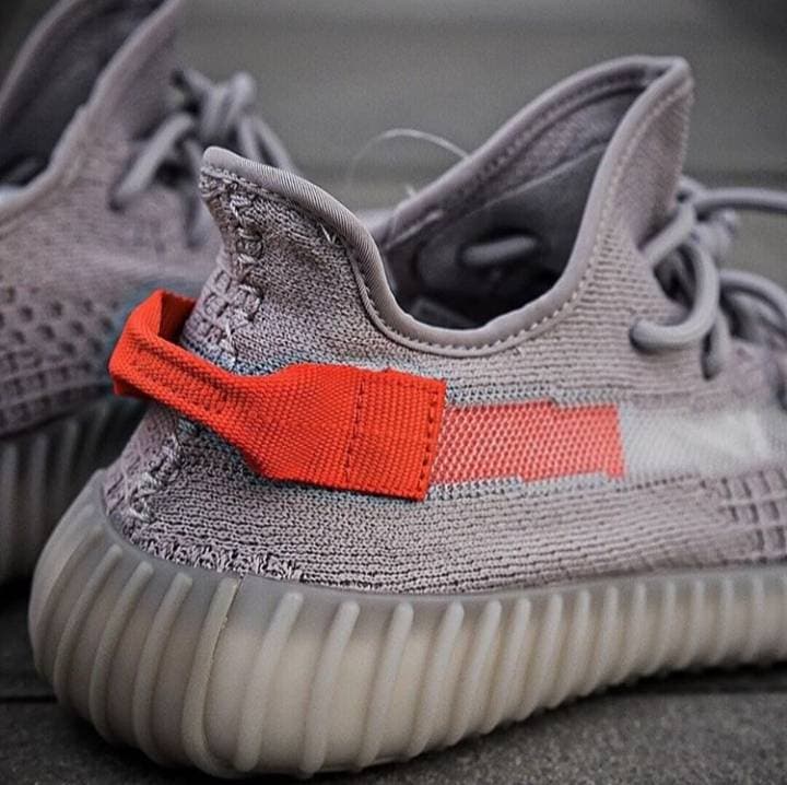 Fashion Yeezy 350v2 Tail Light