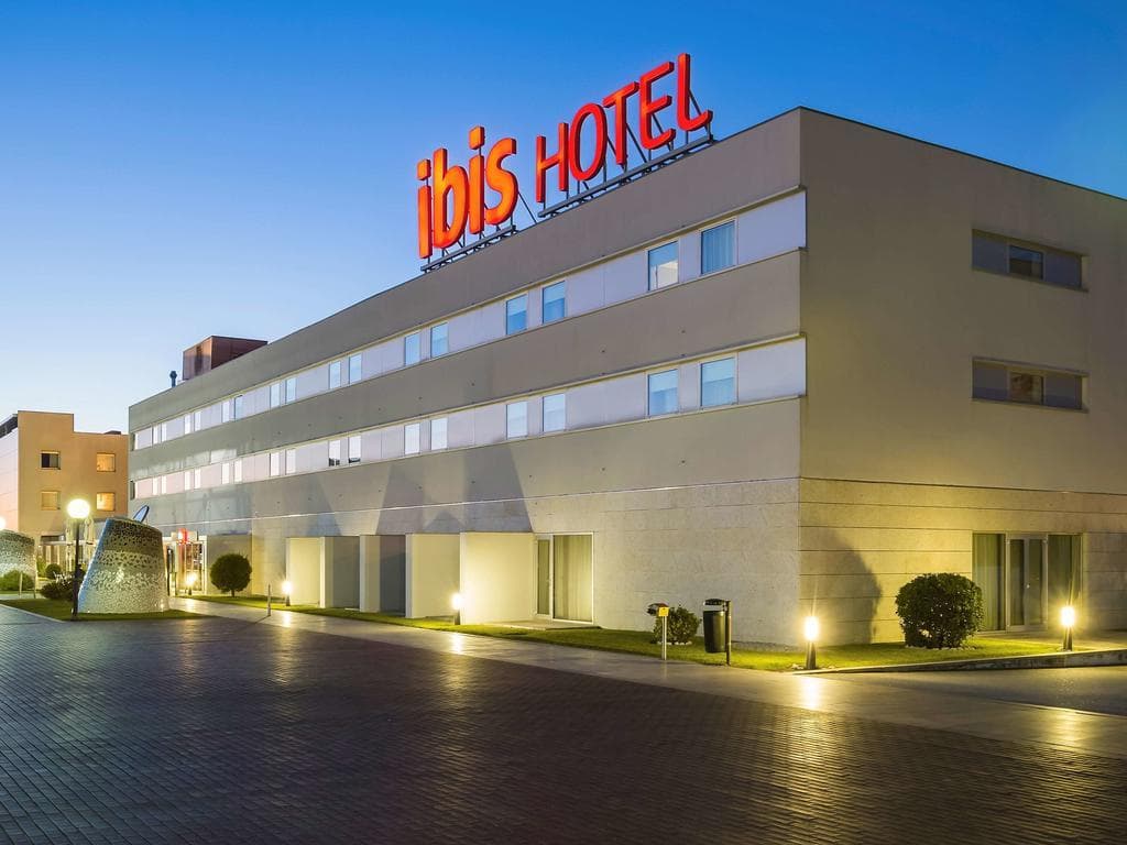 Place Hotel ibis Porto São João