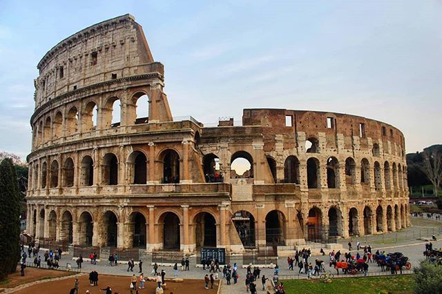 Lugar Coliseo de Roma