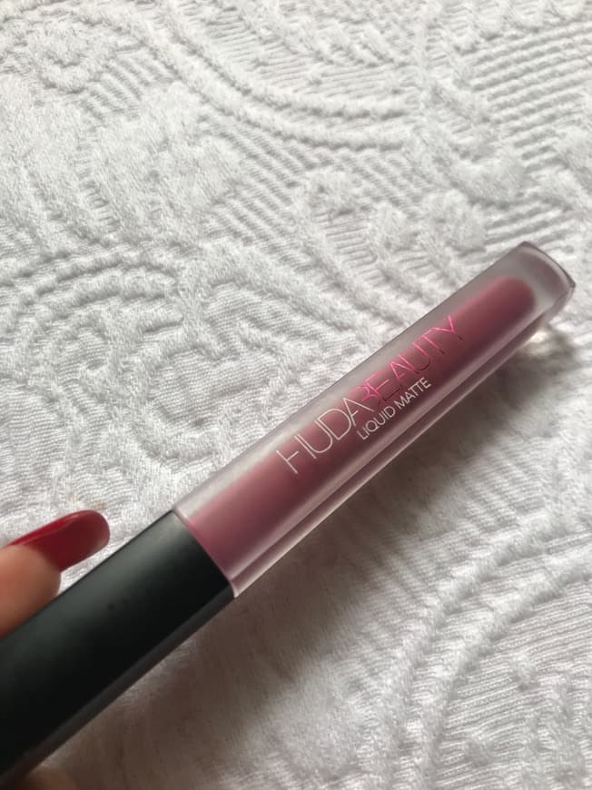 Moda Huda Beauty Liquid Matte cor: Trophy Wife 