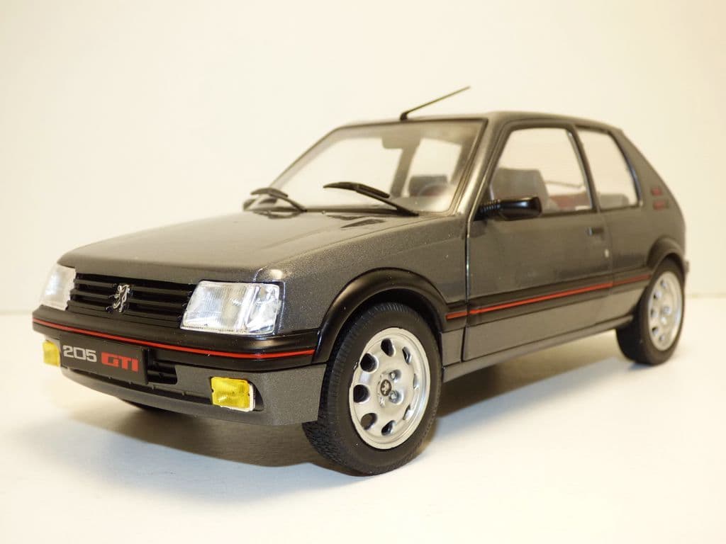 Moda Peugeot 205 GTI