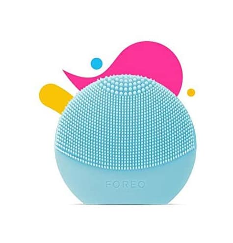 Producto LUNA play plus de FOREO es el cepillo facial recargable de silicona