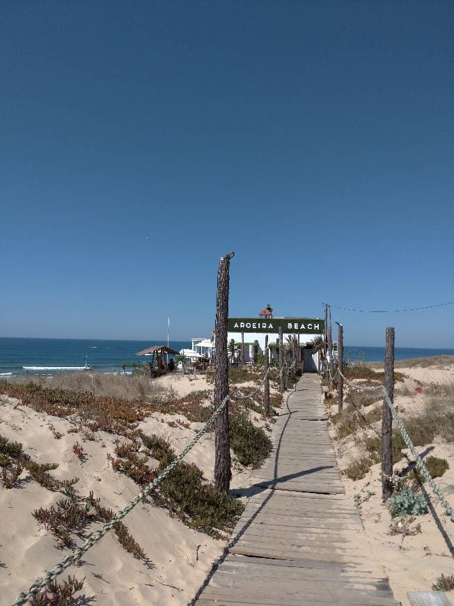 Lugar Aroeira Beach Bar