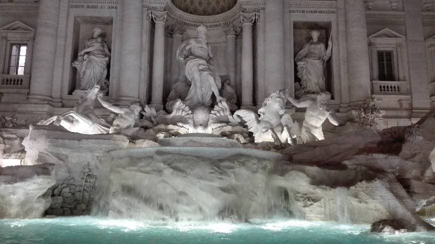 Place Fontana di Trevi