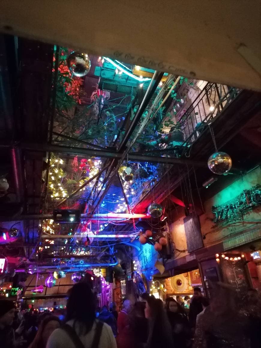 Lugar Szimpla Kert