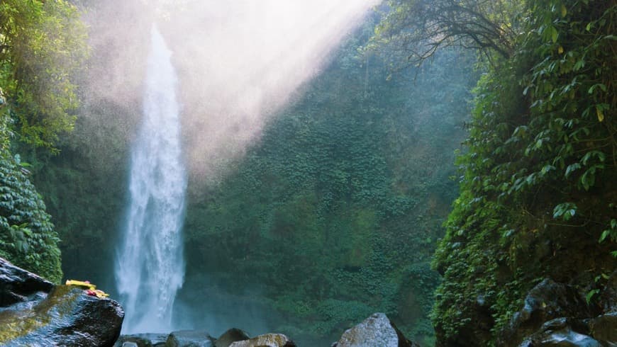 Lugar Nungnung Waterfall