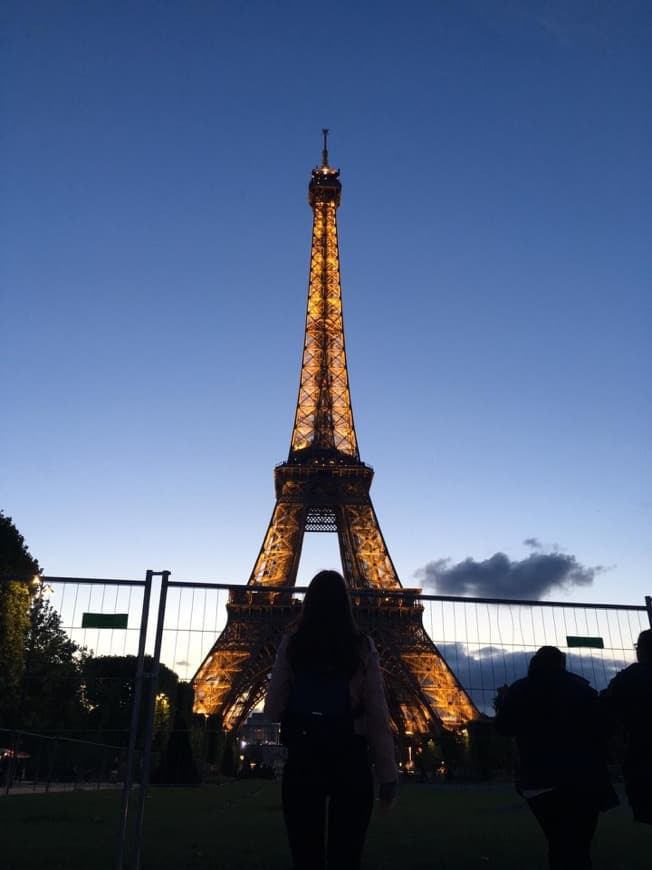 Place Torre Eiffel