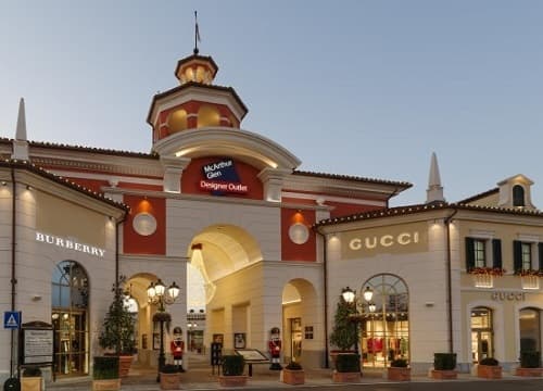 Place Outlet Serravalle parcheggio