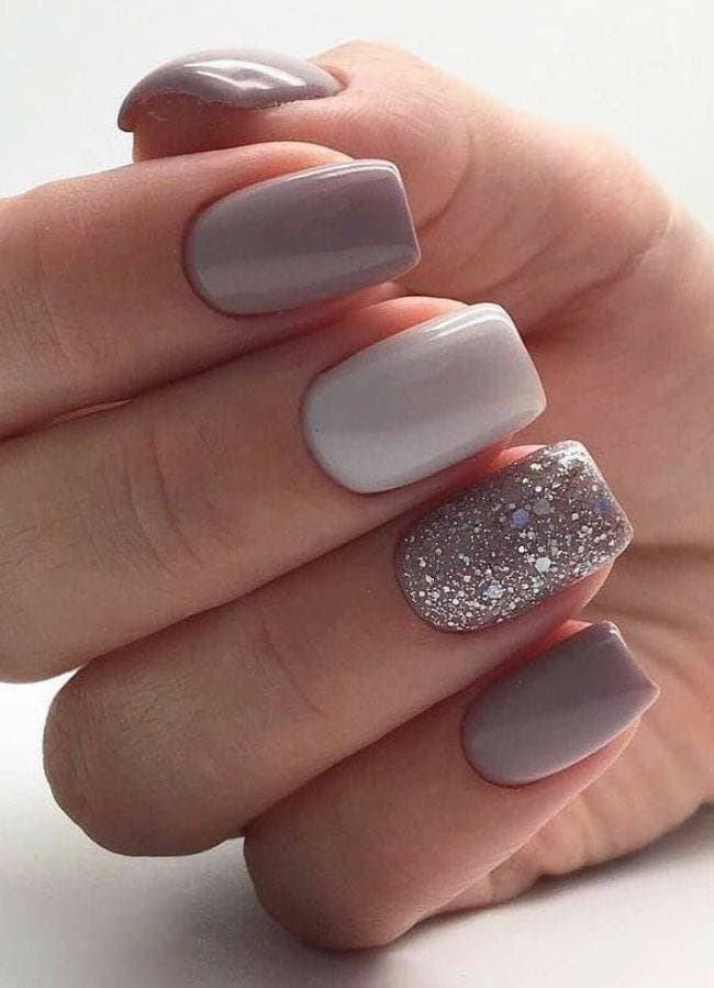 Moda grey nails