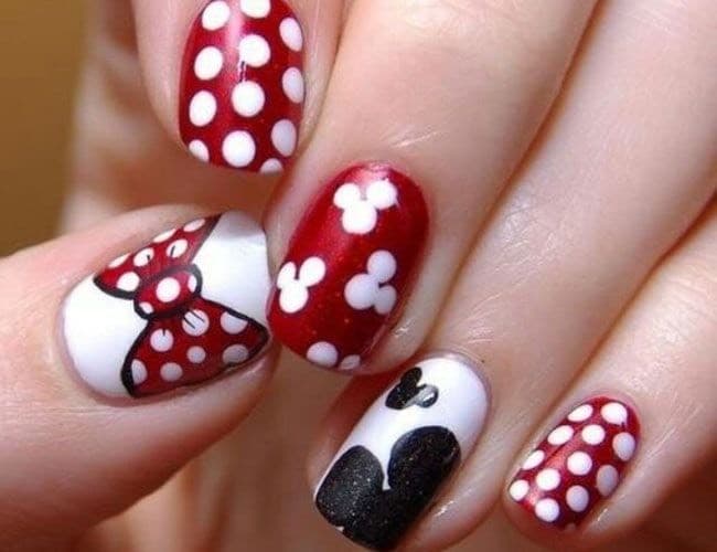 Moda Unhas minnie ❤️🤍