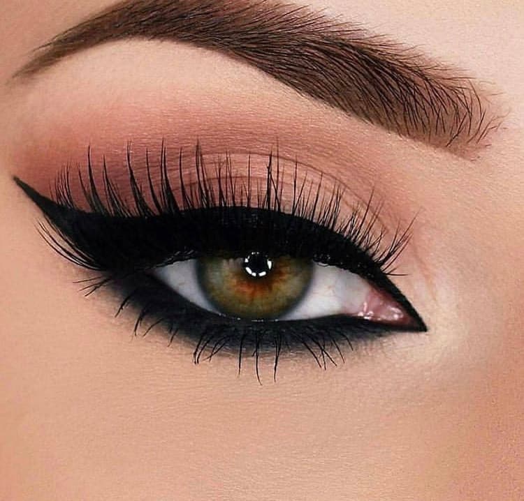 Moda Eye makeup 