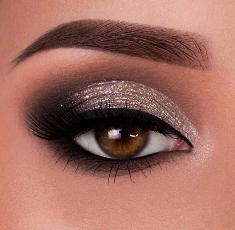 Moda Eye makeup 