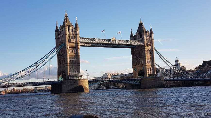 Place Tower Bridge