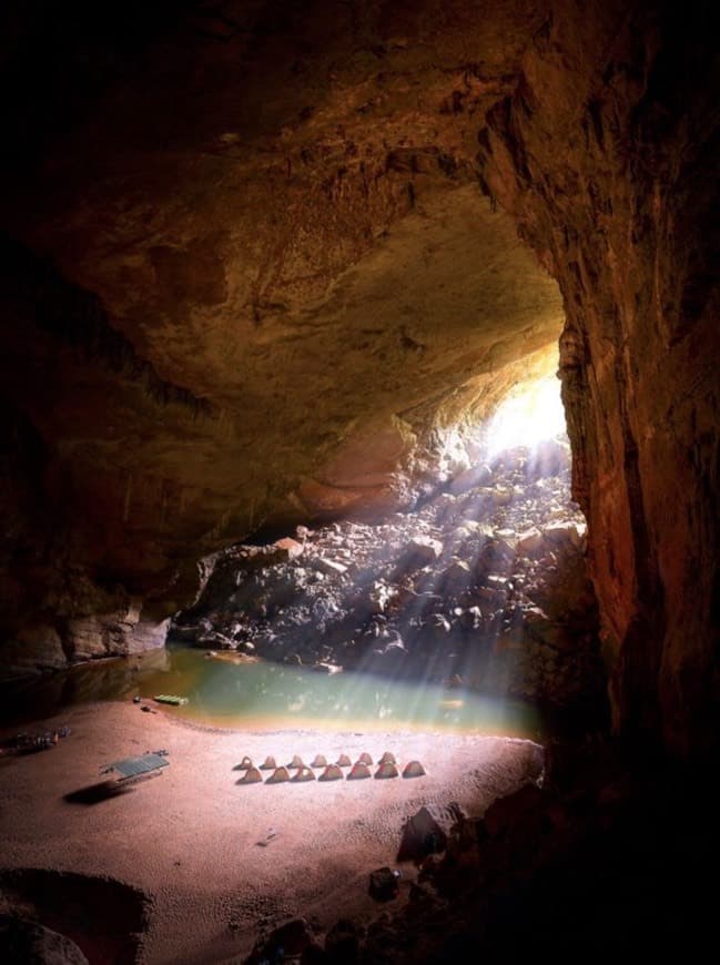 Lugar Hang En (Swallow Cave)