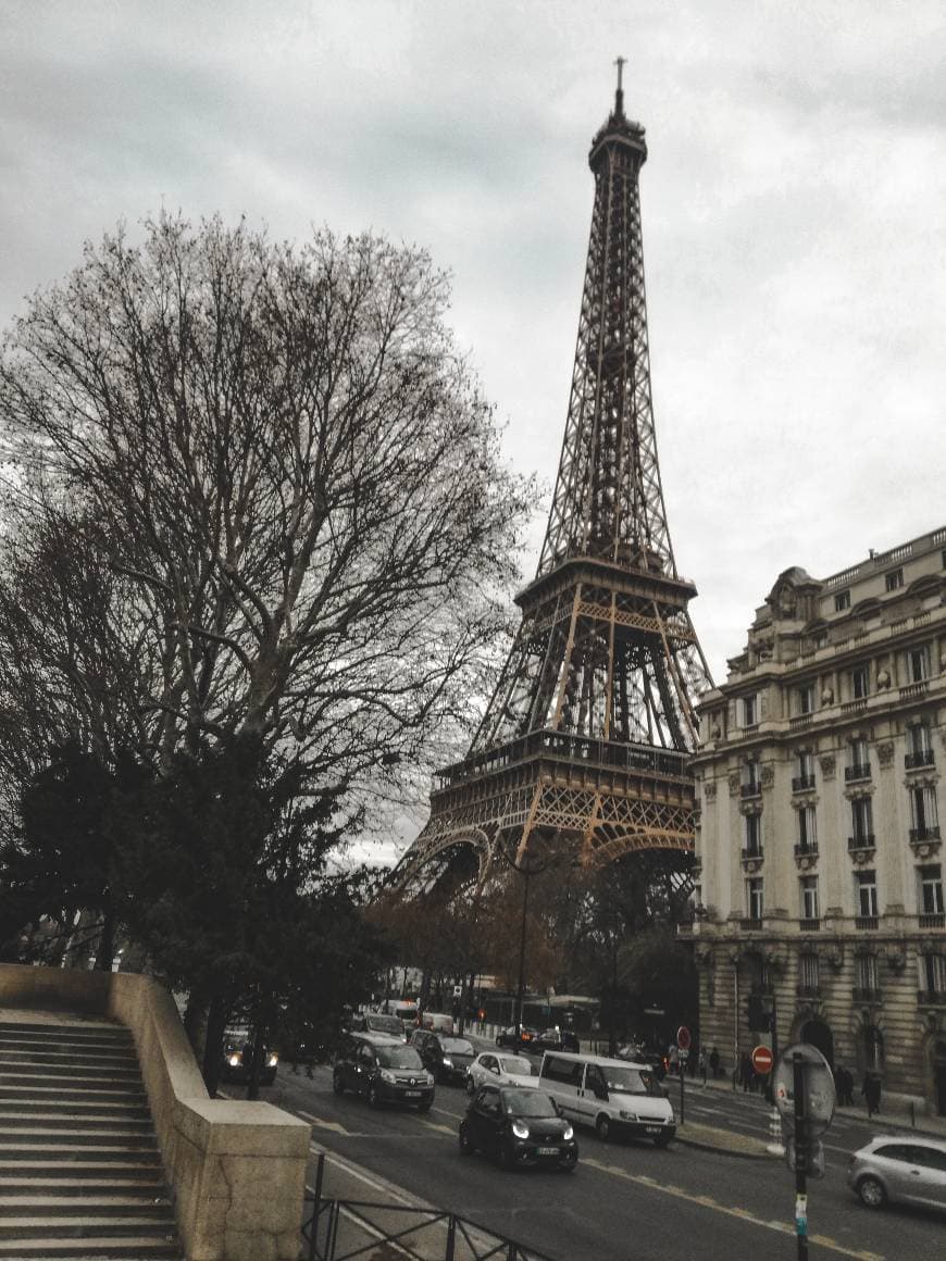 Place Torre Eiffel