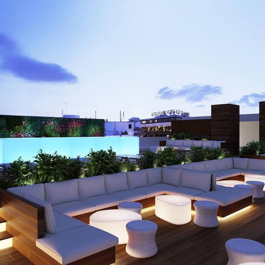 Restaurantes Level Eight Rooftop & Bar