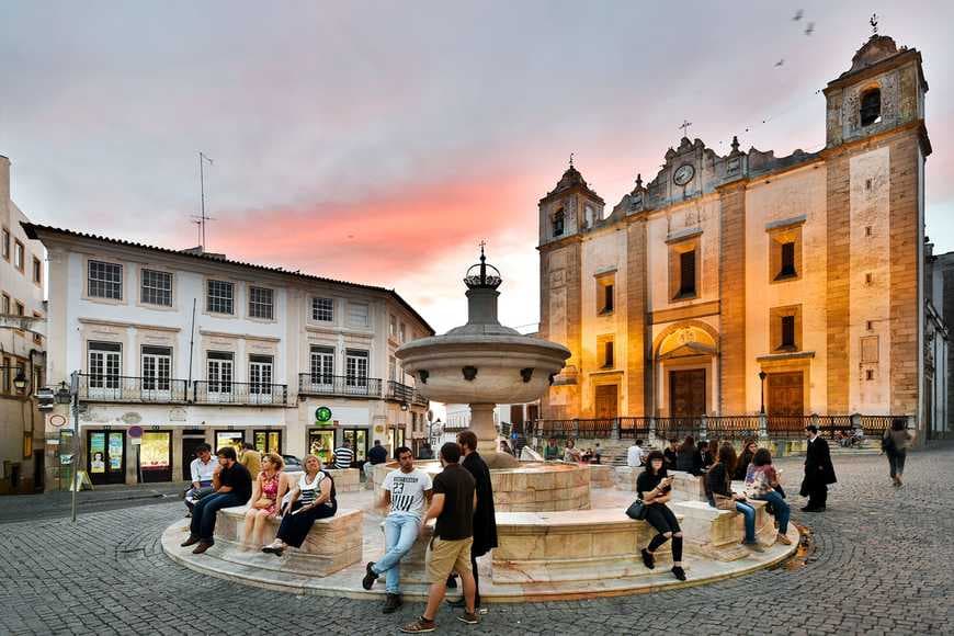 Place Évora