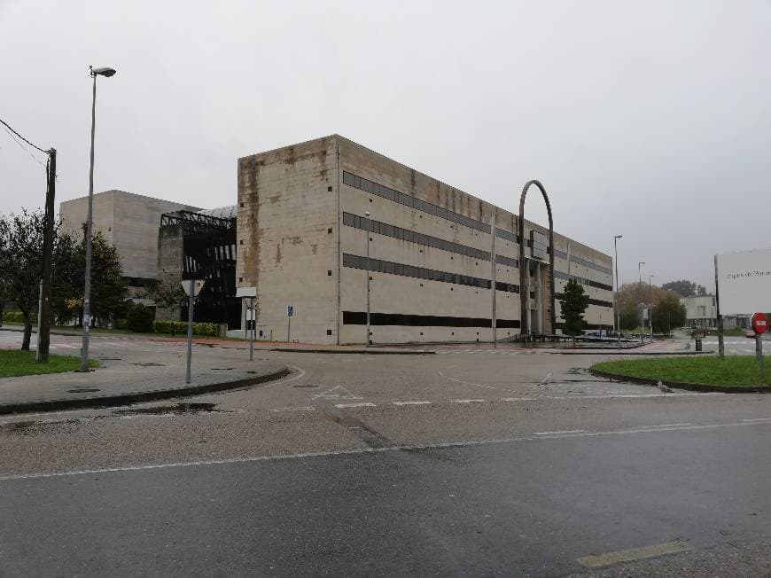 Lugar Universidade de Vigo: Facultade de Ciencias da Educación e do Deporte